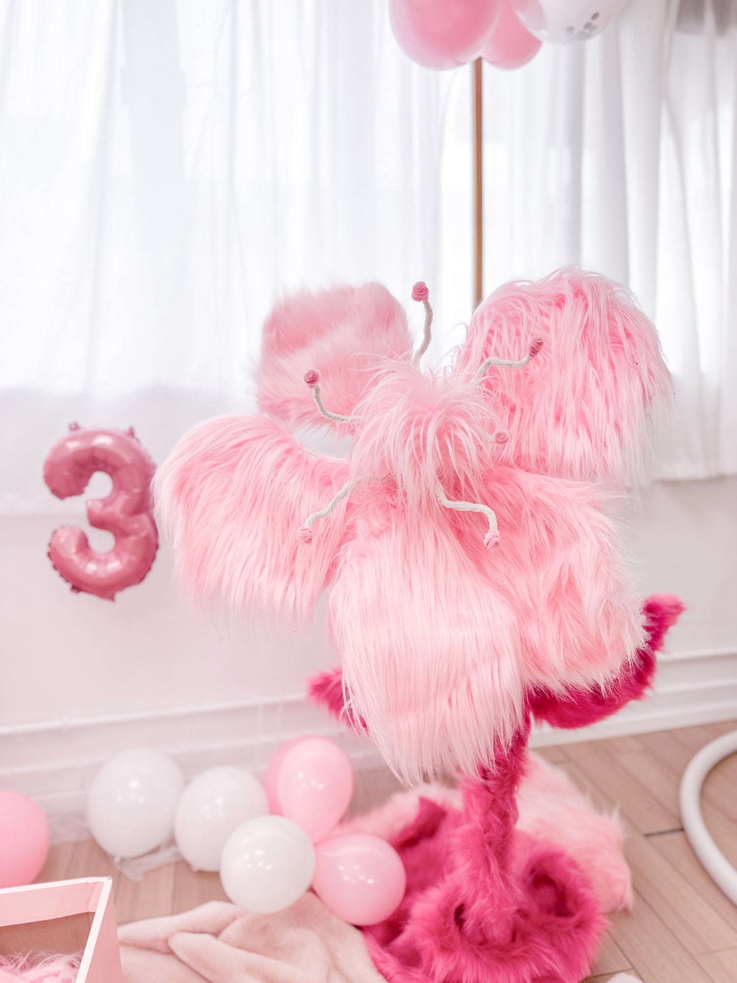 【租用低至$200，自家手工製】巨型毛毛花 派對打卡佈置 Handmade Furry Flower Decoration【多個毛孩貓狗排版設計】